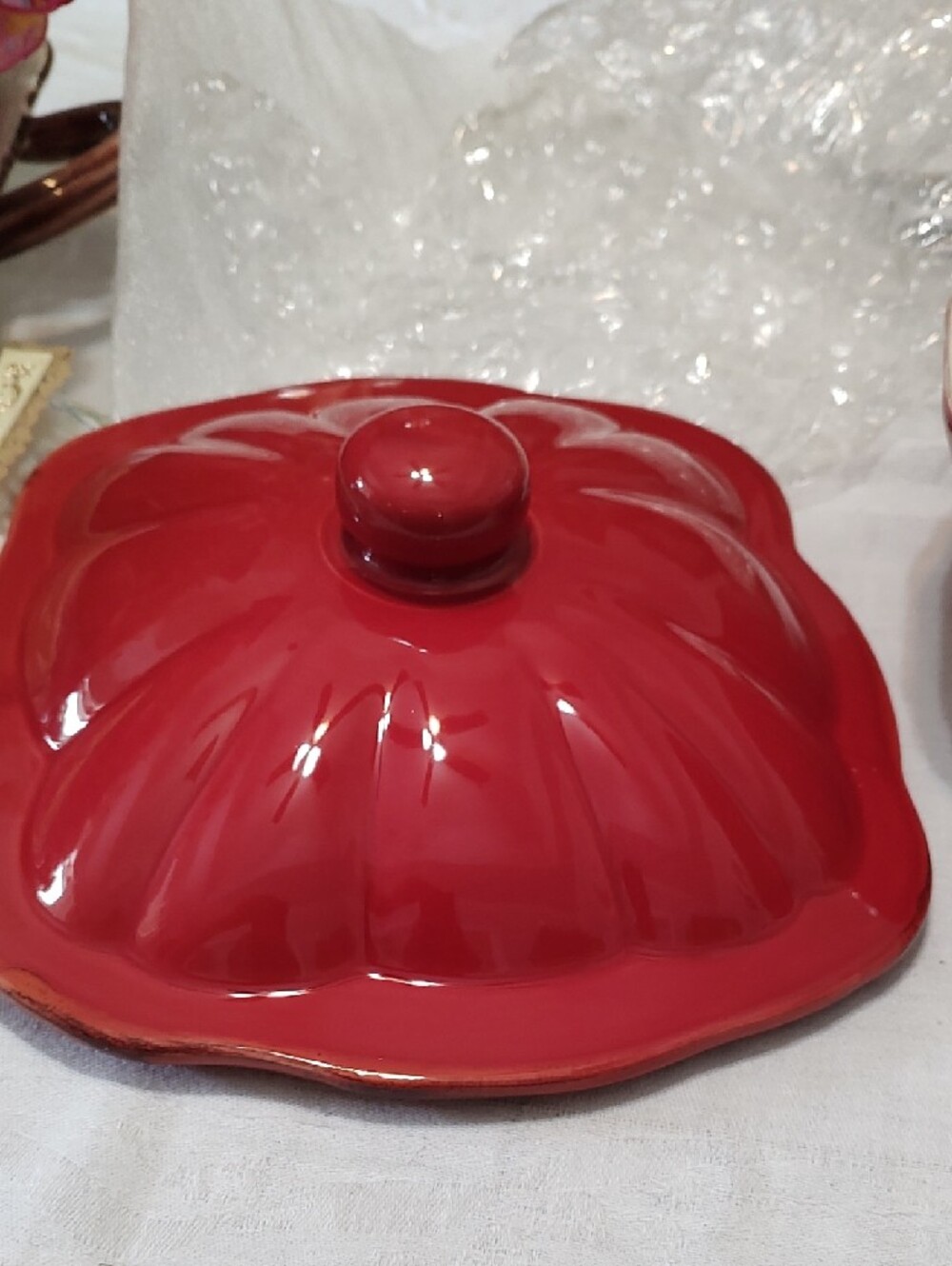 Vietri Glossy Red Ceramic Lidded Baker - Picture 5 of 8